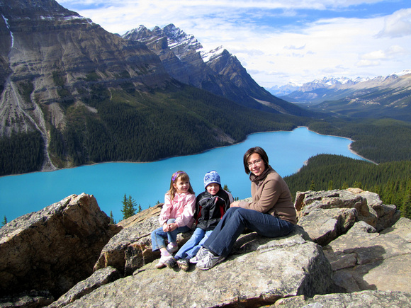 Here' s everyone enjoying the view of Peyto Lake from a spot beyond the crowded lookout.