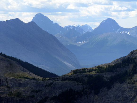 West Wind Pass is a great hike for families, but it looks impossible to get to from this side. Mount Birdwood and Smuts are the pointed peaks in the distance with White Man Mtn visible between them.